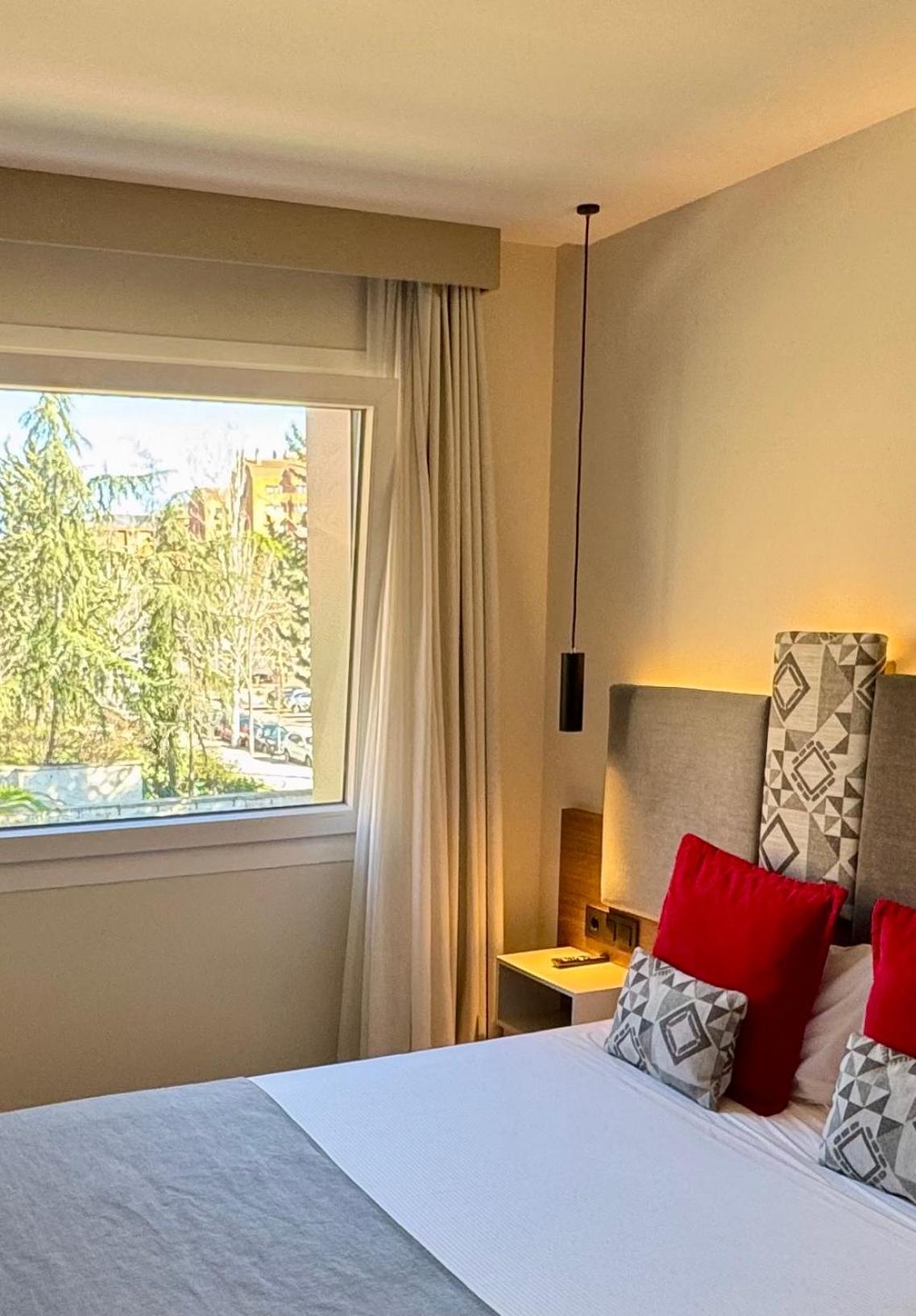 Urban A+++ Hotel Tres Cantos Eksteriør billede