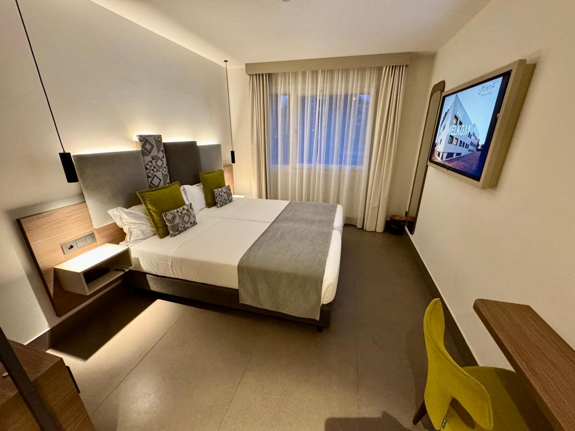 Urban A+++ Hotel Tres Cantos Eksteriør billede