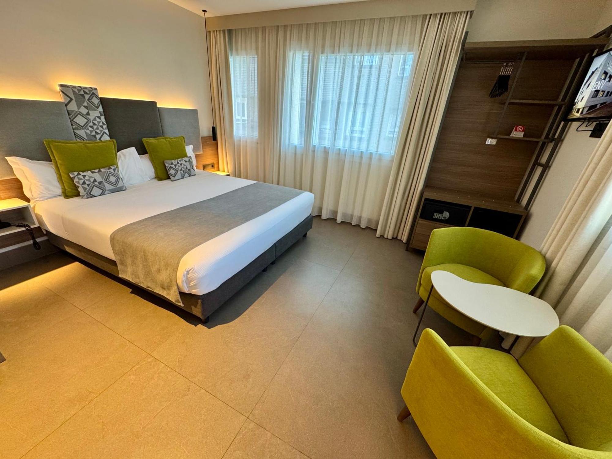 Urban A+++ Hotel Tres Cantos Eksteriør billede