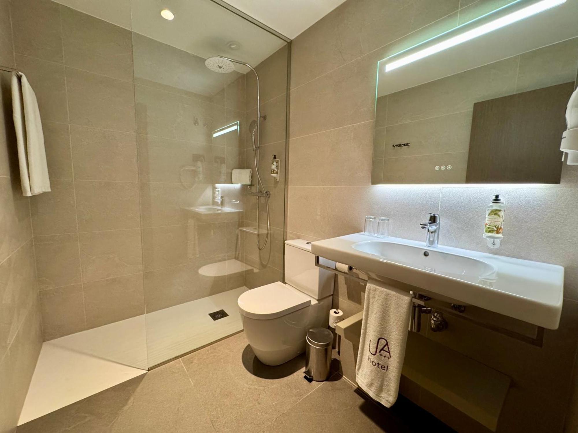 Urban A+++ Hotel Tres Cantos Eksteriør billede